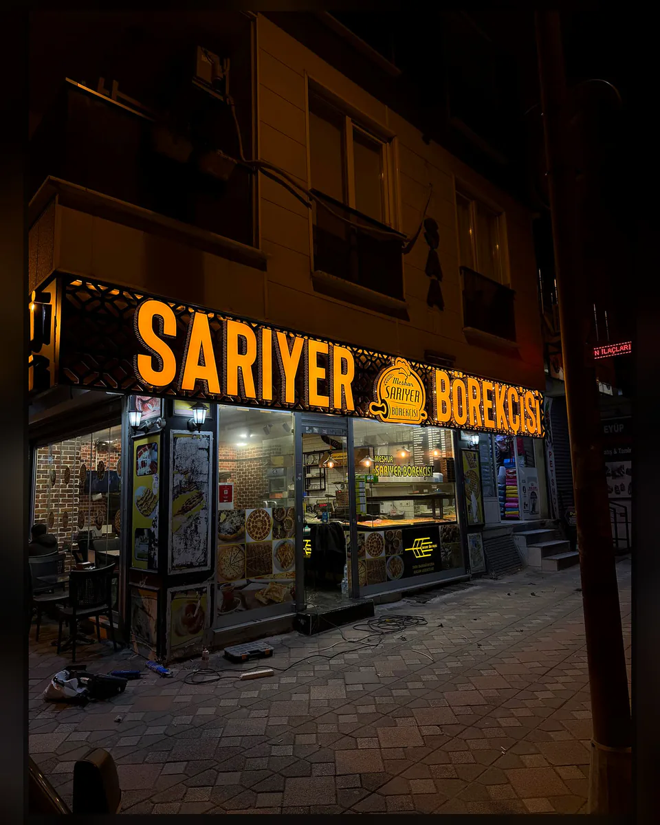 OVEC Reklam tarafından uygulanan ışıklı tabela, kutu harf ve cephe kaplama - Sarıyer Börekçisi — Uygulama fotoğrafı 05