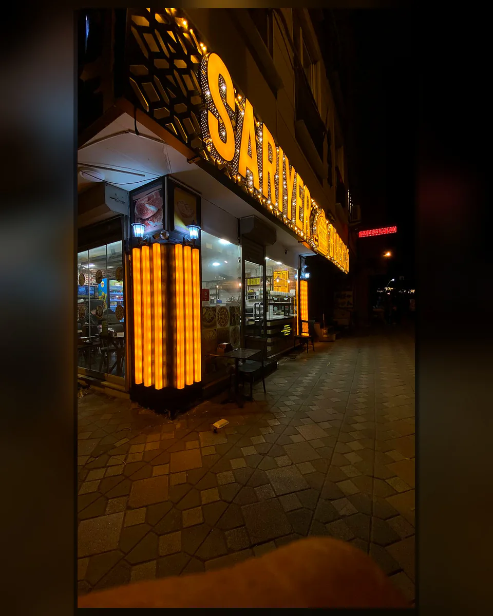 OVEC Reklam tarafından uygulanan ışıklı tabela, kutu harf ve cephe kaplama - Sarıyer Börekçisi — Uygulama fotoğrafı 01