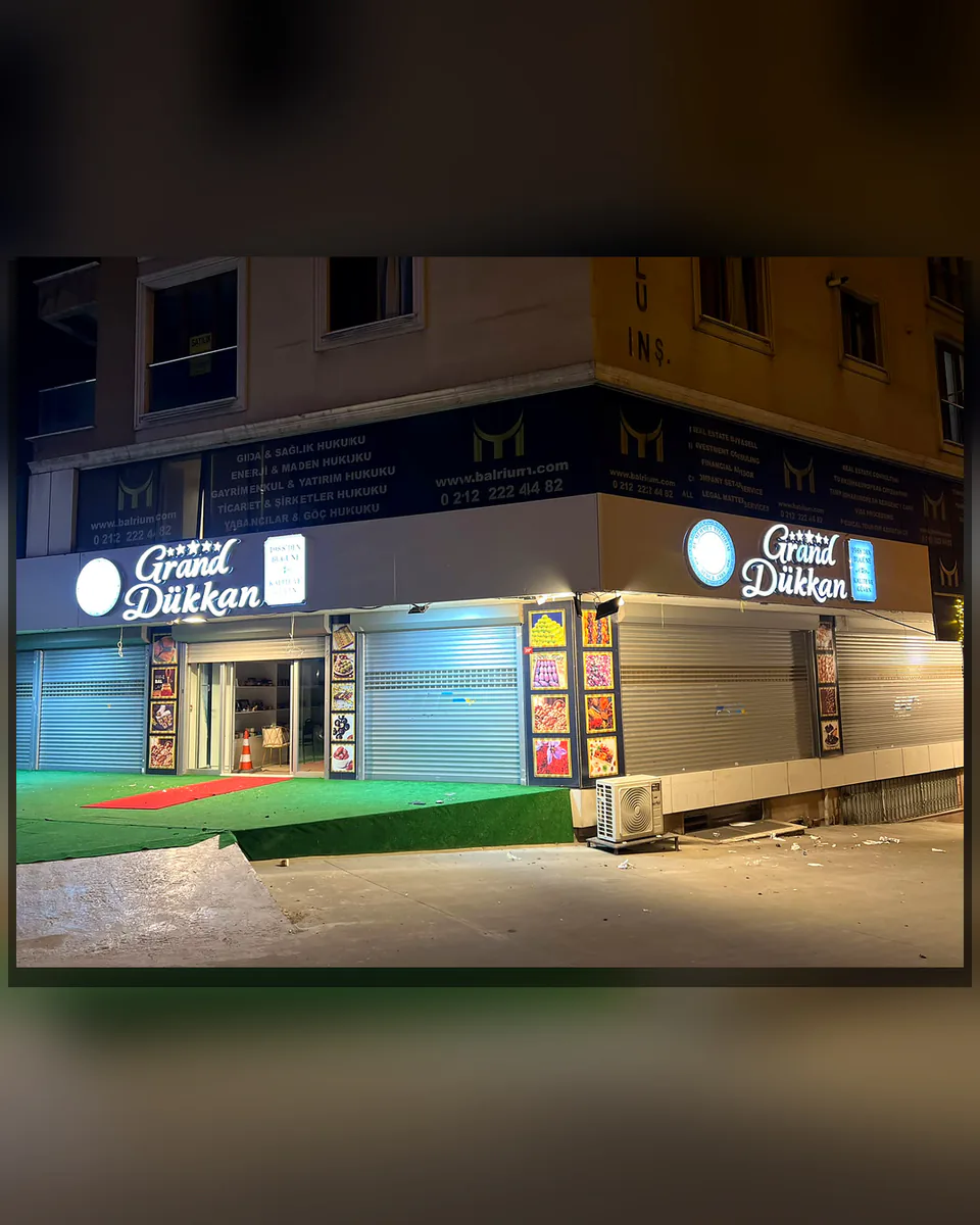 OVEC Reklam tarafından uygulanan ışıklı kutu harf, menü çerçevesi ve cephe tabelası - Grand Dükkan