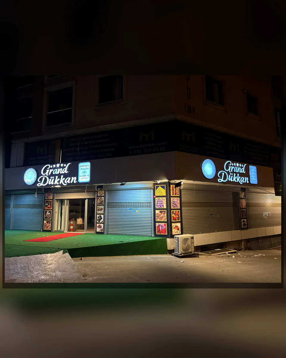 OVEC Reklam tarafından uygulanan ışıklı kutu harf, menü çerçevesi ve cephe tabelası - Grand Dükkan