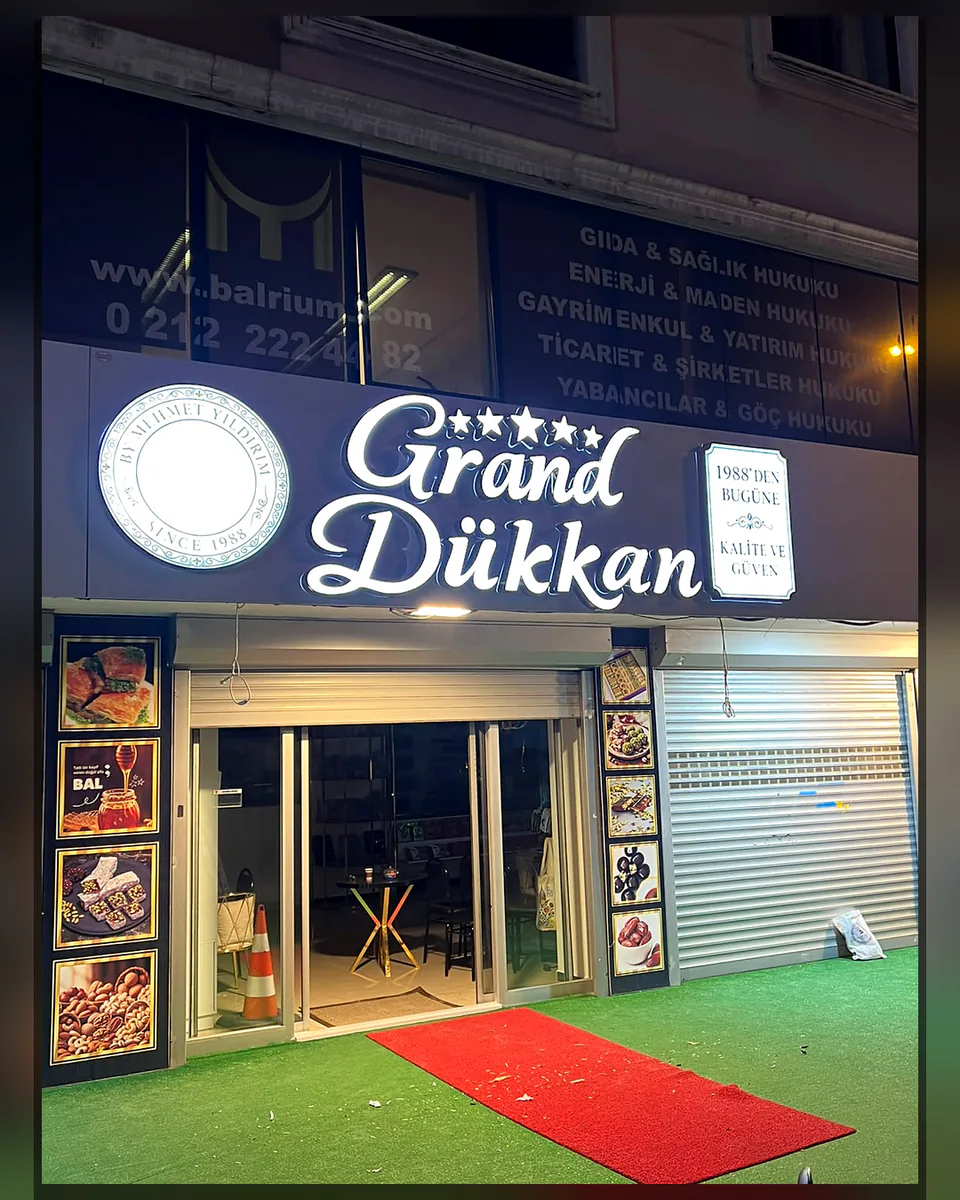 OVEC Reklam tarafından uygulanan ışıklı kutu harf, menü çerçevesi ve cephe tabelası - Grand Dükkan — Sıcak LED ışık kenar ve birleşim