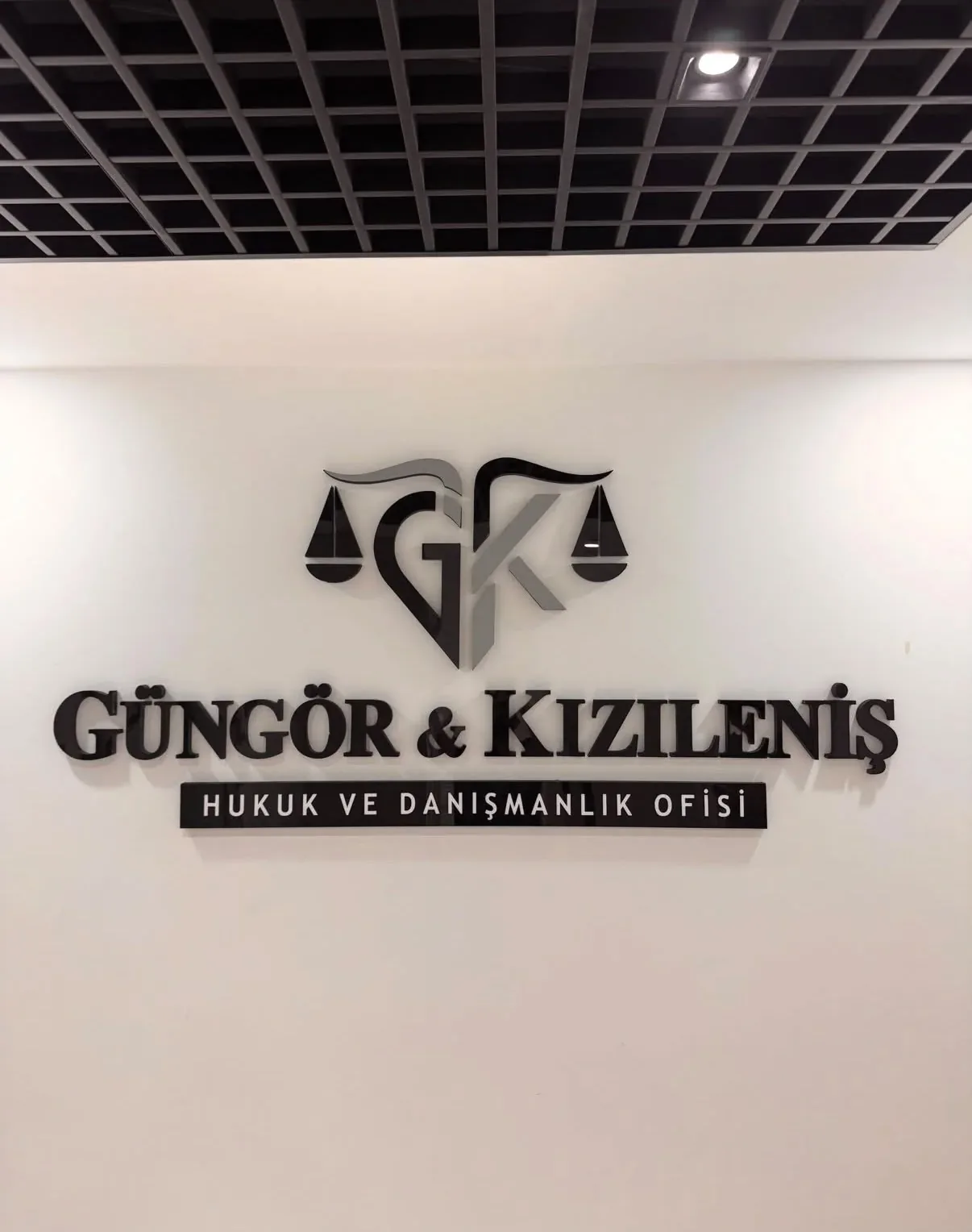 Resepsiyon Üç Boyutlu Duvar Logosu için OVEC Reklam görsel çözüm çalışması