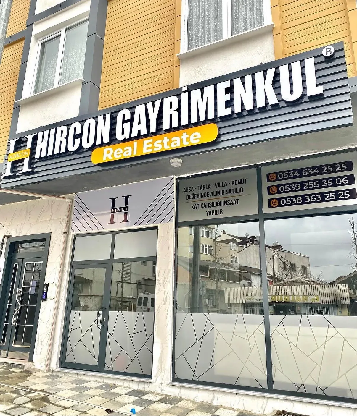 Sanayi Tesisi Giriş Tabelası için OVEC Reklam görsel çözüm çalışması