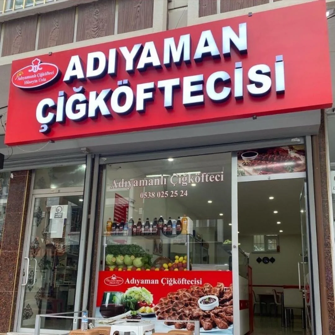 Çiğköfteci ışıklı cephe tabelası — OVEC Reklam uygulaması