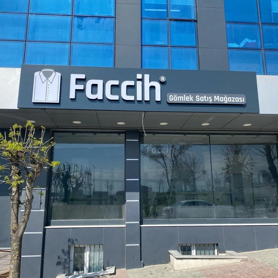 Gömlek mağazası cephe tabelası — OVEC Reklam uygulaması